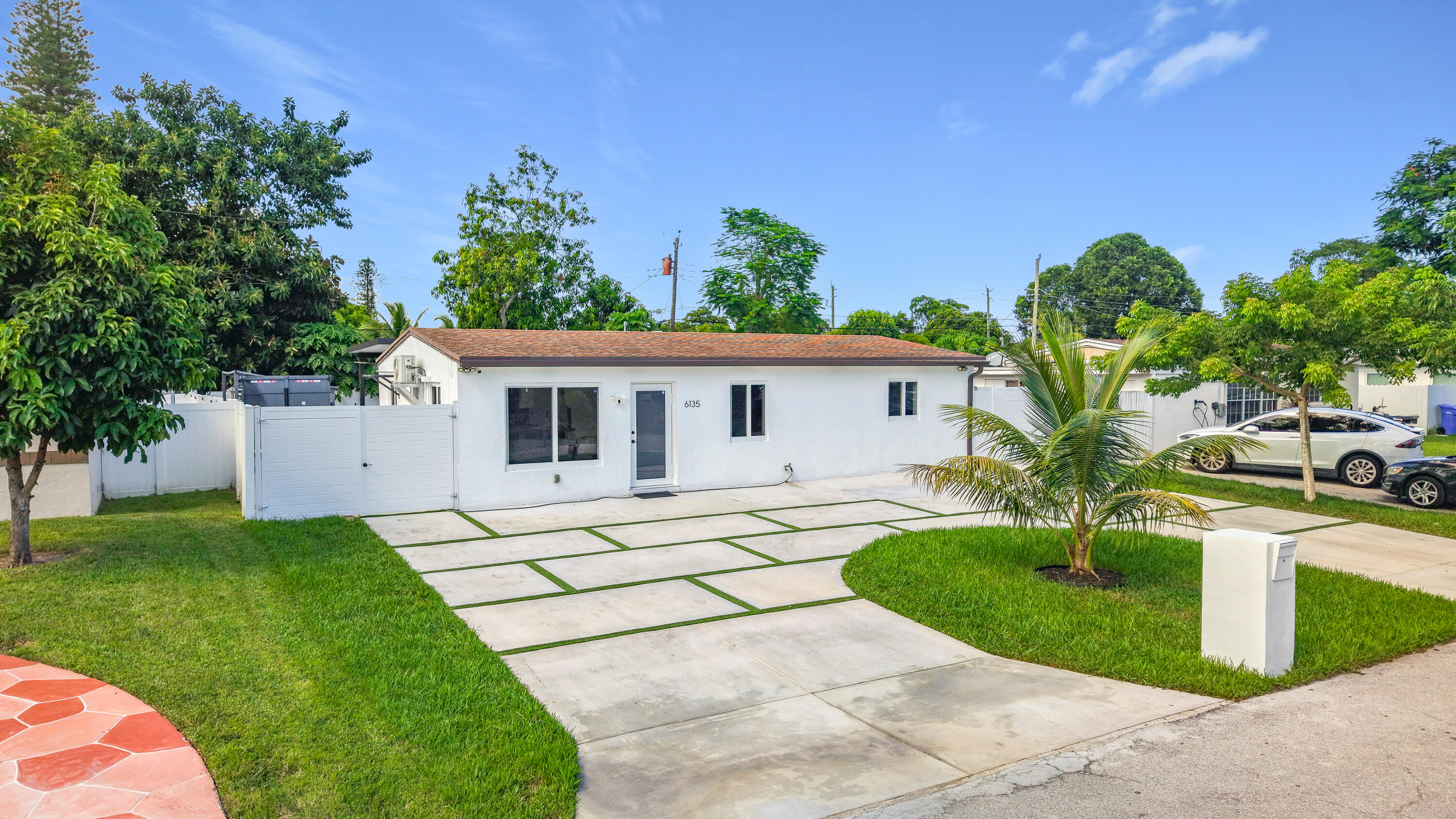 6135 NW 24th Ct - 6135 NW 24th Ct, Margate, FL 33063 Luxury Property | Jose Angel Pina