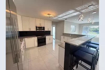 4901 NE 13th Terrace, Oakland Park, FL 33334 - Photo 3