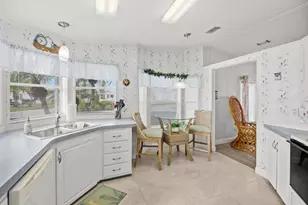 3608 Sleepy Hollow Ln, Port Saint Lucie, FL 34952 - Photo 13