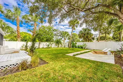645 SW Cleveland Avenue, Stuart, FL 34994 - Photo 45