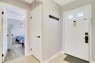109 Club Dr, Palm Beach Gardens, FL 33418 - Photo 5