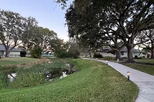 109 Club Dr, Palm Beach Gardens, FL 33418 - Photo 35