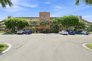 2035 Newcastle B, Boca Raton, FL 33434 - Photo 3