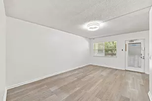 2035 Newcastle B, Boca Raton, FL 33434 - Photo 5