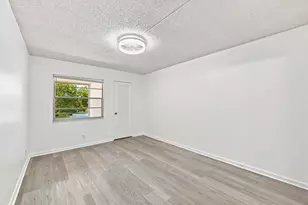 2035 Newcastle B, Boca Raton, FL 33434 - Photo 11