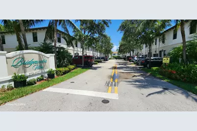 2723 NE 14th Street #108, Pompano Beach, FL 33062 - Photo 1