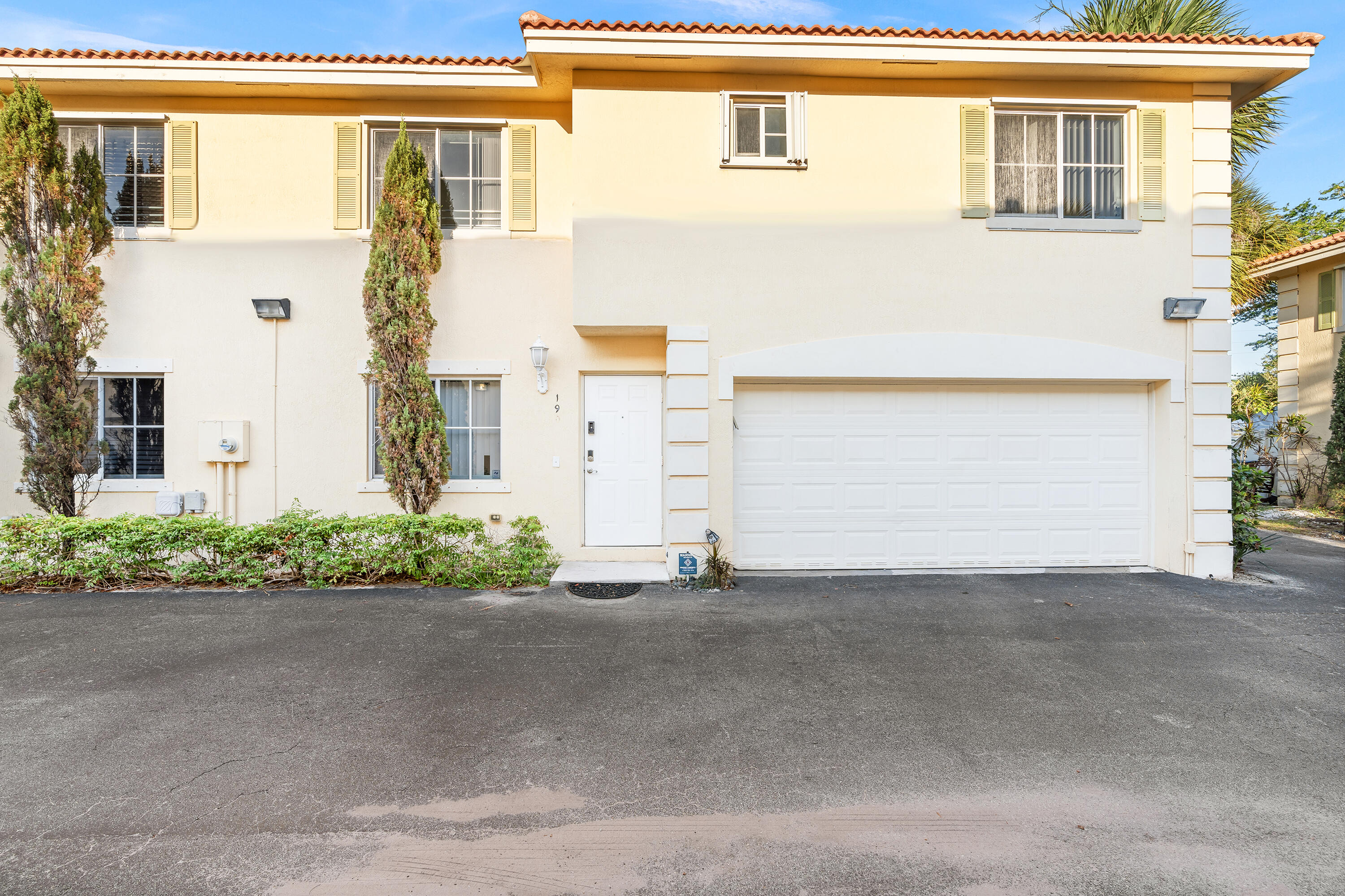 190 SE 2nd St - 190 SE 2nd St, Deerfield Beach, FL 33441 Luxury Property | Jose Angel Pina