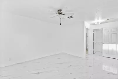 190 SE 2nd Street, Deerfield Beach, FL 33441 - Photo 15