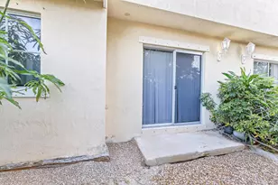190 SE 2nd St, Deerfield Beach, FL 33441 - Photo 3