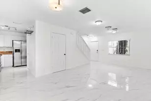 190 SE 2nd St, Deerfield Beach, FL 33441 - Photo 9
