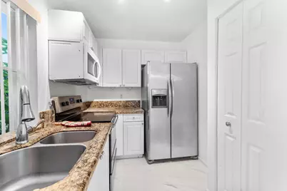 190 SE 2nd Street, Deerfield Beach, FL 33441 - Photo 11