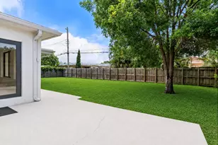909 SE 14th Dr, Deerfield Beach, FL 33441 - Photo 29