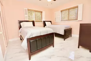 842 NE 154th St, Miami, FL 33162 - Photo 27