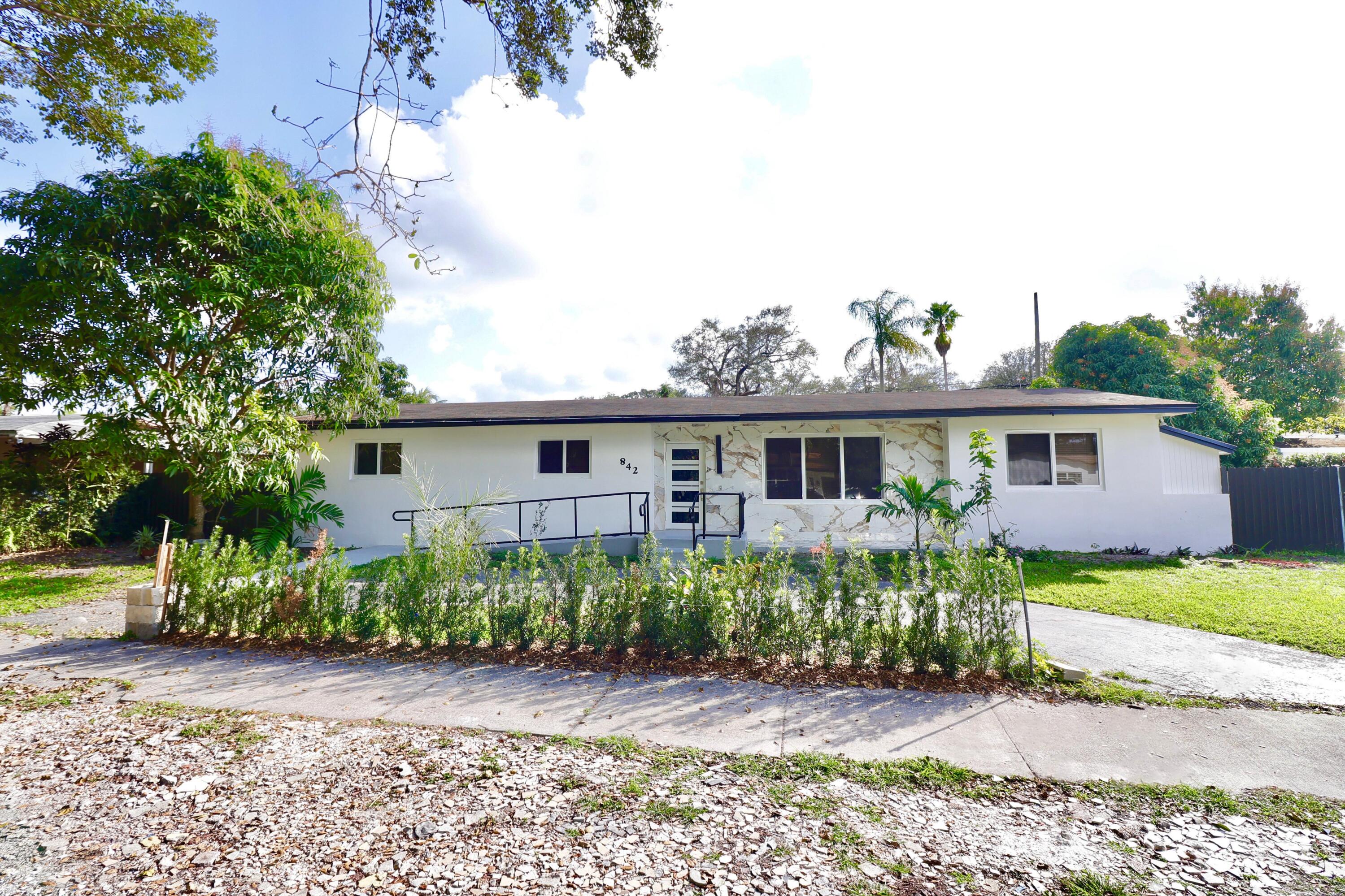 842 NE 154th St - 842 NE 154th St, Miami, FL 33162 Luxury Property | Jose Angel Pina