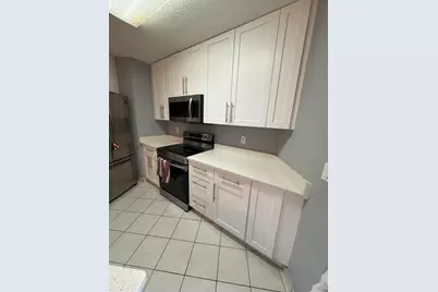 31 Springdale Circle, Palm Springs, FL 33461 - Photo 7