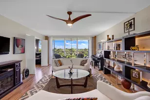 3960 Oaks Clubhouse Dr, Pompano Beach, FL 33069 - Photo 1