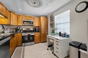3960 Oaks Clubhouse Dr, Pompano Beach, FL 33069 - Photo 13