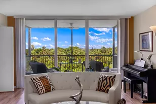 3960 Oaks Clubhouse Dr, Pompano Beach, FL 33069 - Photo 11