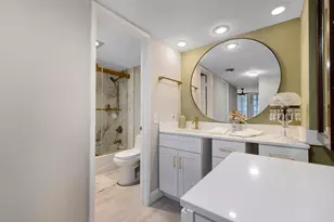 3960 Oaks Clubhouse Dr, Pompano Beach, FL 33069 - Photo 15