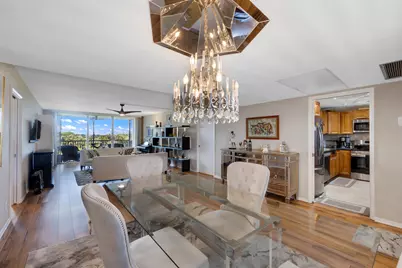 3960 Oaks Clubhouse Drive #504, Pompano Beach, FL 33069 - Photo 5