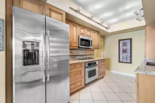 4050 N Ocean Ave, Singer Island, FL 33404 - Photo 11