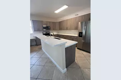 315 NW 158th Lane, Pembroke Pines, FL 33028 - Photo 11