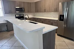 315 NW 158th Ln, Pembroke Pines, FL 33028 - Photo 11