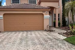 315 NW 158th Ln, Pembroke Pines, FL 33028 - Photo 1