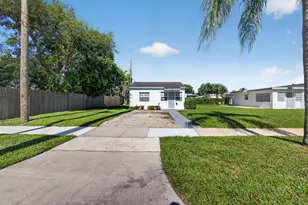 304 Cypress Dr, Lake Park, FL 33403 - Photo 43