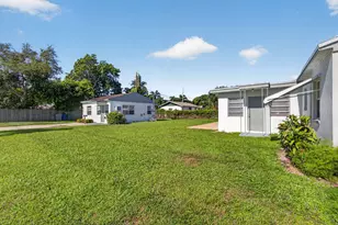 304 Cypress Dr, Lake Park, FL 33403 - Photo 35