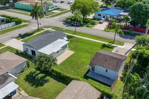 304 Cypress Dr, Lake Park, FL 33403 - Photo 81