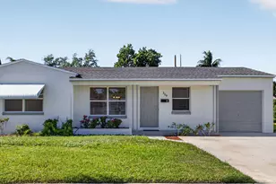 304 Cypress Dr, Lake Park, FL 33403 - Photo 5