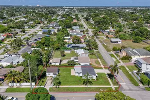 304 Cypress Dr, Lake Park, FL 33403 - Photo 77