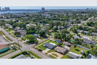 304 Cypress Drive, Lake Park, FL 33403 - Photo 71