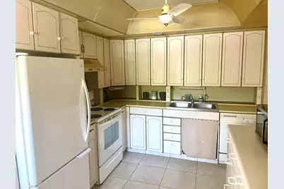 159 Keswick C, Deerfield Beach, FL 33442 - Photo 9
