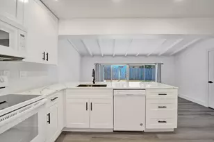 1738 NE 52nd St, Fort Lauderdale, FL 33334 - Photo 11