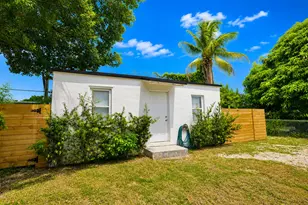 444 NW 80th St, Miami, FL 33150 - Photo 11