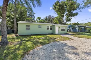 205 N 21st St, Fort Pierce, FL 34950 - Photo 1