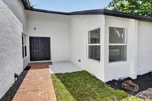 386 NW 40th Terrace, Deerfield Beach, FL 33442 - Photo 5