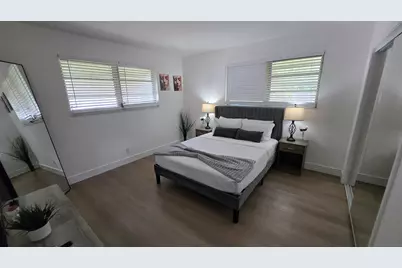 704 NE 8th Street #5, Hallandale Beach, FL 33009 - Photo 7