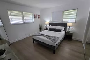 704 NE 8th St, Hallandale Beach, FL 33009 - Photo 7