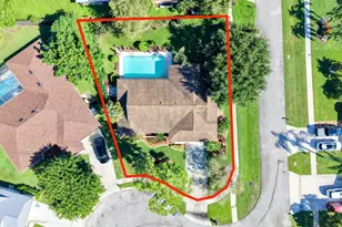 569 Dollarspot Ct, Wellington, FL 33414 - Photo 3