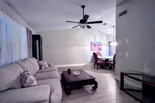 569 Dollarspot Ct, Wellington, FL 33414 - Photo 9
