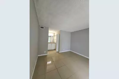 738 Executive Center Drive #32, West Palm Beach, FL 33401 - Photo 7
