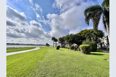 738 Executive Center Drive #32, West Palm Beach, FL 33401 - Photo 15