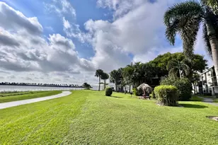 738 Executive Center Dr, West Palm Beach, FL 33401 - Photo 15