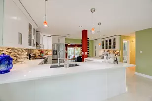 1743 NE 27th St, Wilton Manors, FL 33334 - Photo 9