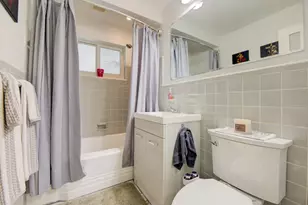 1743 NE 27th St, Wilton Manors, FL 33334 - Photo 23