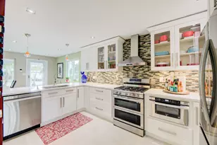 1743 NE 27th St, Wilton Manors, FL 33334 - Photo 11