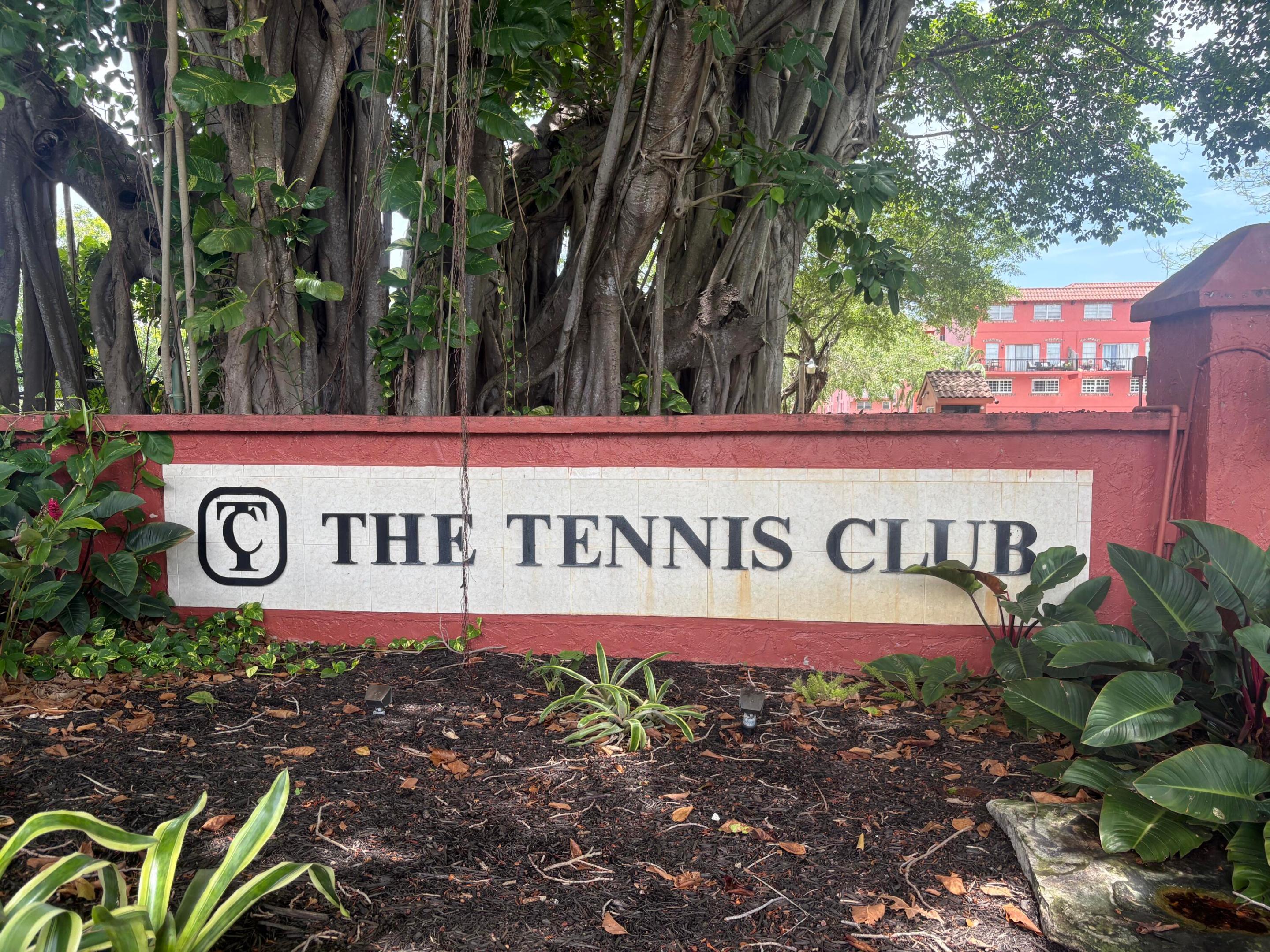 680 Tennis Club Dr #303 - 680 Tennis Club Dr #303, Fort Lauderdale, FL 33311 Luxury Property | Jose Angel Pina
